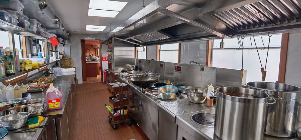火車主題餐廳廚房主廚區